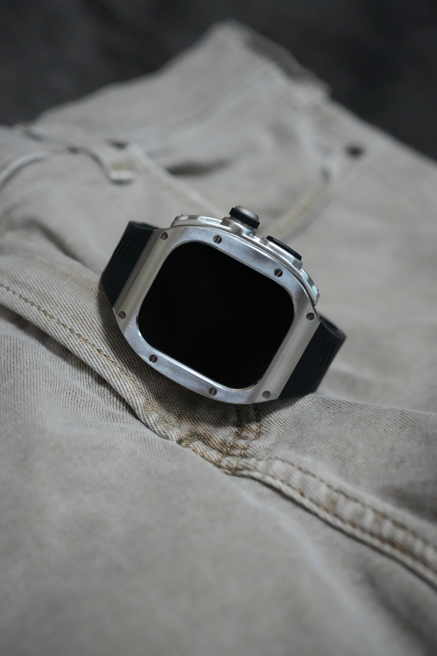 Stalwart - Stainless Steel Case with Black Silicone Strap for Apple Watch