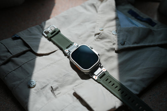 Vanguard - Army Green Silicone Strap with Stainless Steel Metal Connector for Apple Watch